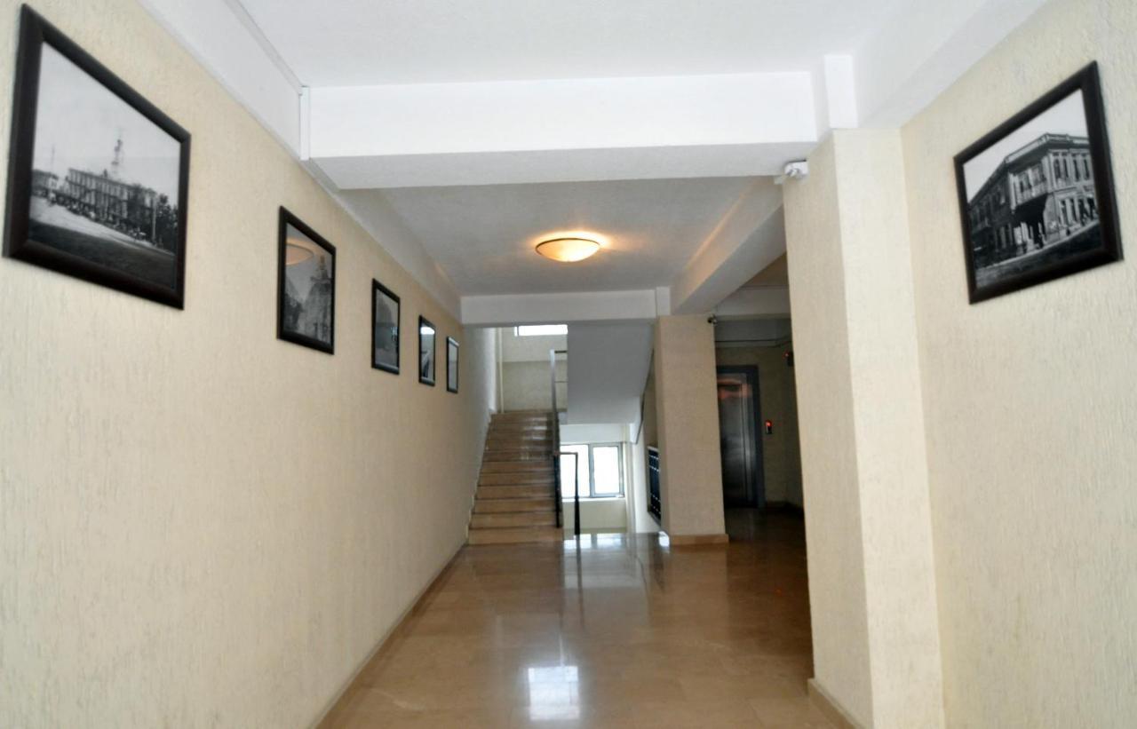 Apartment In The City Center Lll Tbilisi Esterno foto